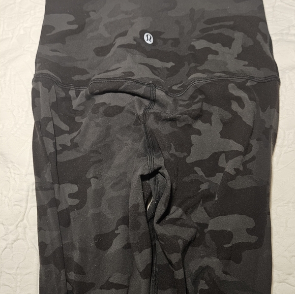 Lululemon Align High Rise Luxtreme Camo Leggings Size 4 Rip Tag Attached - Picture 3 of 4
